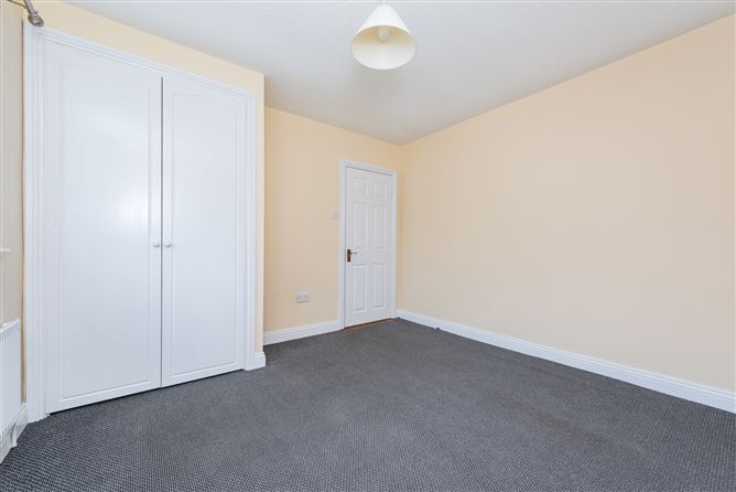 https://photos-a.propertyimages.ie/media/9/5/1/4926159/bd0440f6-c584-48a6-b857-532c96b871ab_l.jpg