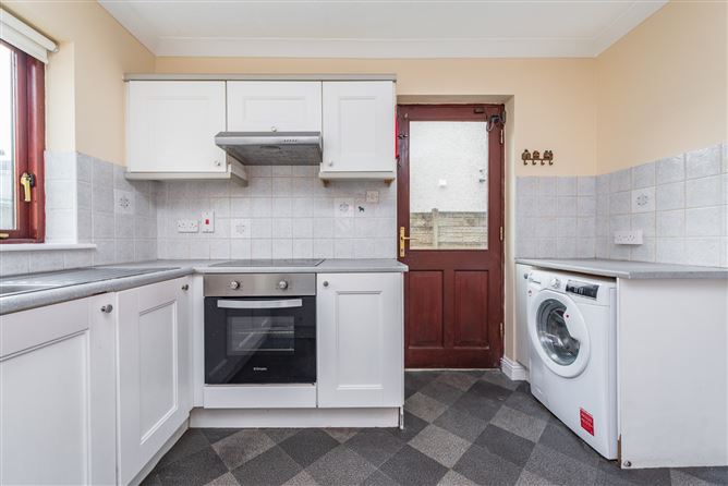 https://photos-a.propertyimages.ie/media/9/5/1/4926159/bd0440f6-c584-48a6-b857-532c96b871ab_l.jpg