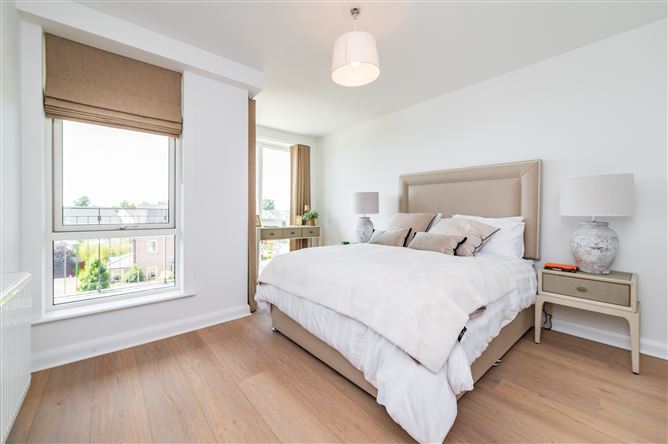 TOP FLOOR APARTMENT - 1 Bedroom, Harbour Gate, Naas, Co. Kildare with very large terraced area