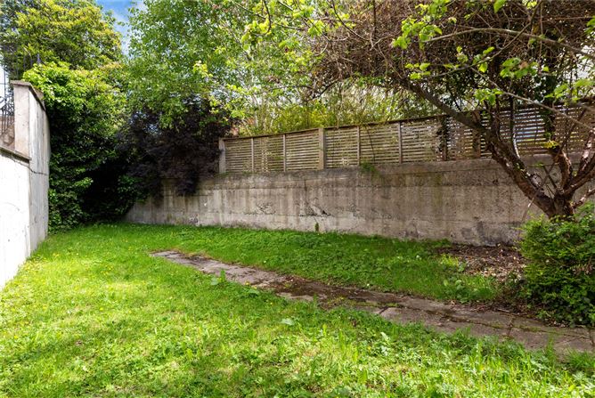 70 St Alban's Park, Sandymount, Dublin 4