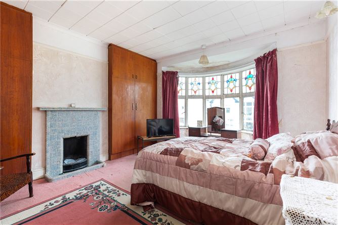 70 St Alban's Park, Sandymount, Dublin 4