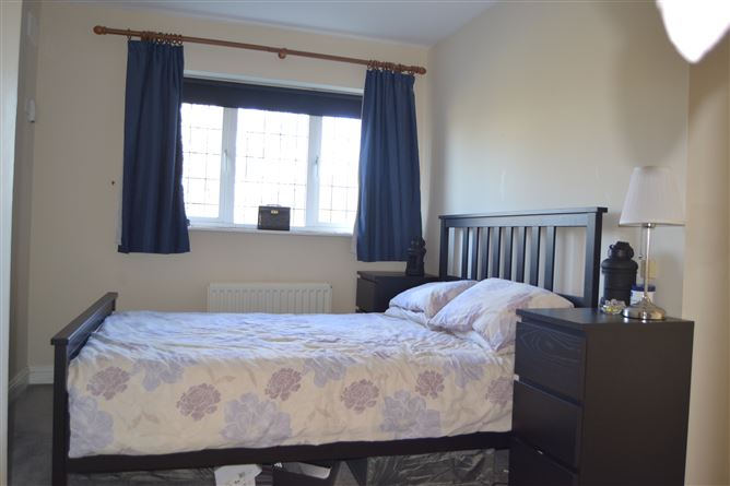 5 Priory Crescent , Navan, Meath