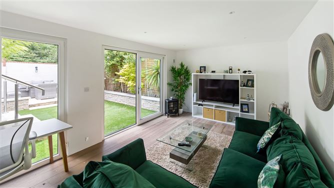 63 Holmwood, Brennanstown Road, Dublin 18