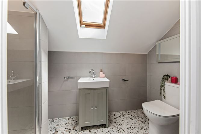 63 Holmwood, Brennanstown Road, Dublin 18