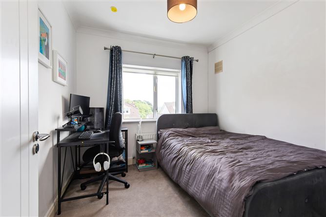 63 Holmwood, Brennanstown Road, Dublin 18