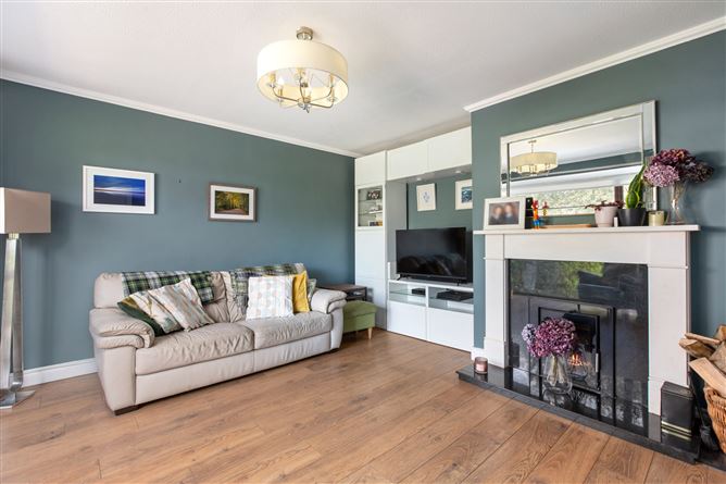 30 The Crescent, Woodpark, Ballinteer, Dublin 16