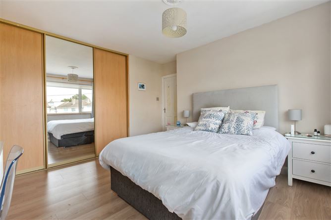 30 The Crescent, Woodpark, Ballinteer, Dublin 16