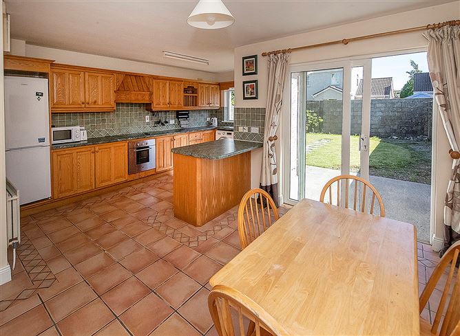 Photo 8 of 23 — 12 TOURNORE COURT, ABBEYSIDE, Dungarvan, Waterford