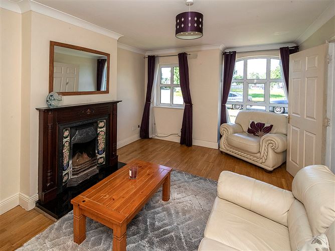 Photo 6 of 23 — 12 TOURNORE COURT, ABBEYSIDE, Dungarvan, Waterford