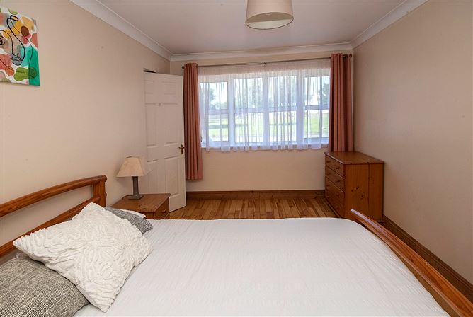 Photo 13 of 23 — 12 TOURNORE COURT, ABBEYSIDE, Dungarvan, Waterford