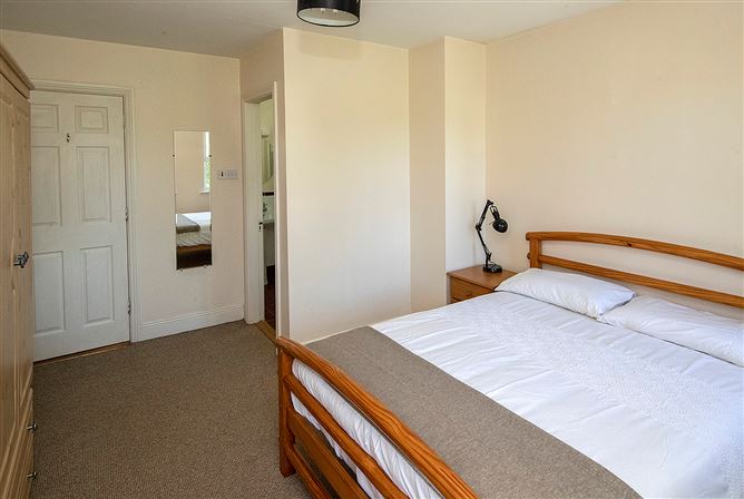 Photo 17 of 23 — 12 TOURNORE COURT, ABBEYSIDE, Dungarvan, Waterford