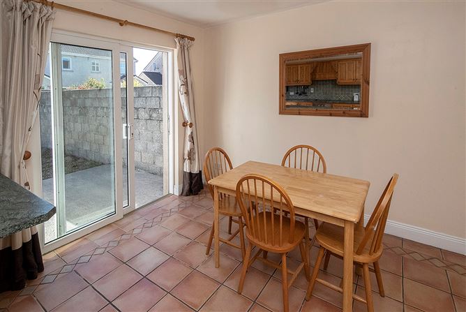 Photo 11 of 23 — 12 TOURNORE COURT, ABBEYSIDE, Dungarvan, Waterford