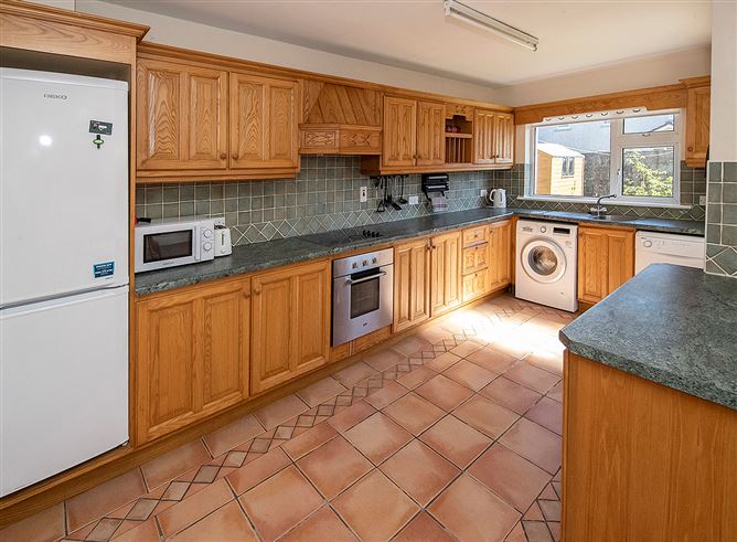 Photo 10 of 23 — 12 TOURNORE COURT, ABBEYSIDE, Dungarvan, Waterford