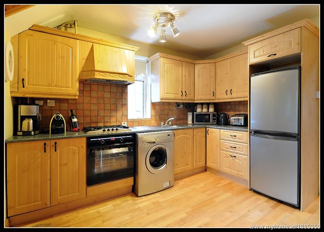 32 GLENAAN ROAD, Whitehall, Dublin 9