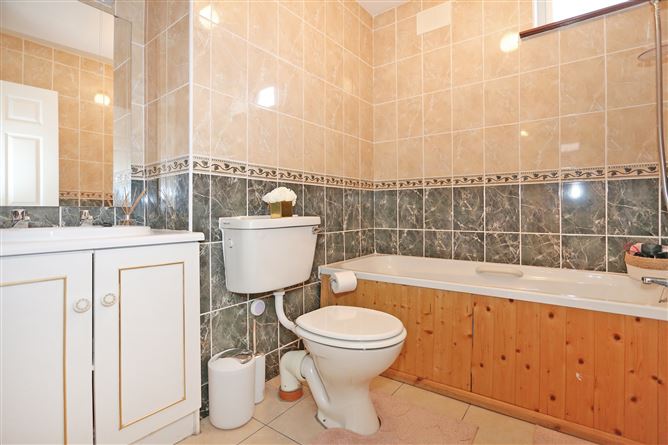 17 Goodwood, Newmarket on Fergus, Co. Clare