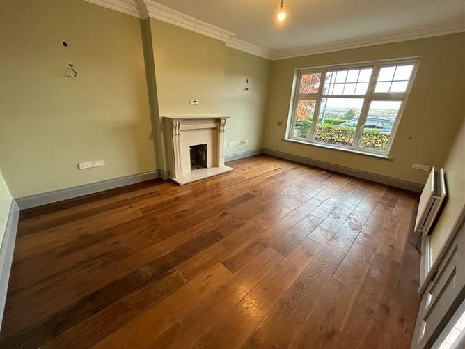 17 Clarkes Wood, Mount Oval Village, Rochestown, Cork