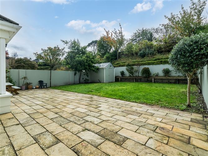 17 Clarkes Wood, Mount Oval Village, Rochestown, Cork