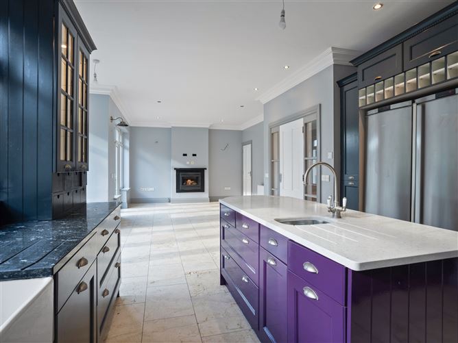 17 Clarkes Wood, Mount Oval Village, Rochestown, Cork