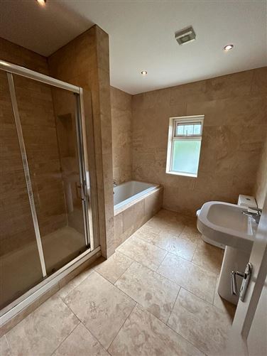 17 Clarkes Wood, Mount Oval Village, Rochestown, Cork