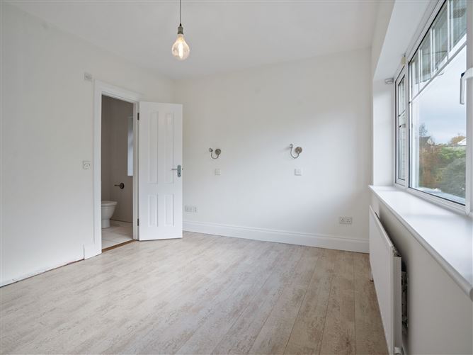 17 Clarkes Wood, Mount Oval Village, Rochestown, Cork