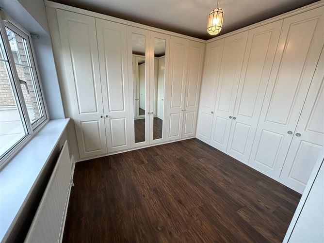 17 Clarkes Wood, Mount Oval Village, Rochestown, Cork
