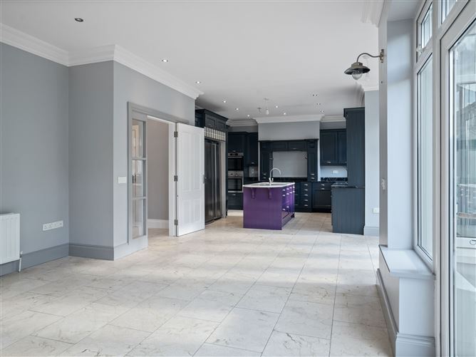 17 Clarkes Wood, Mount Oval Village, Rochestown, Cork