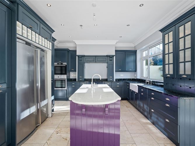 17 Clarkes Wood, Mount Oval Village, Rochestown, Cork