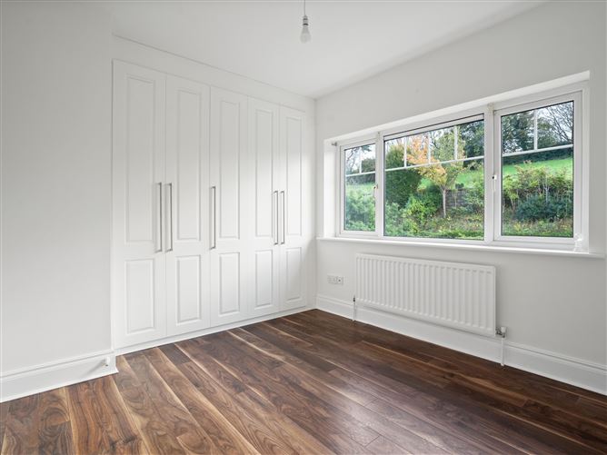 17 Clarkes Wood, Mount Oval Village, Rochestown, Cork