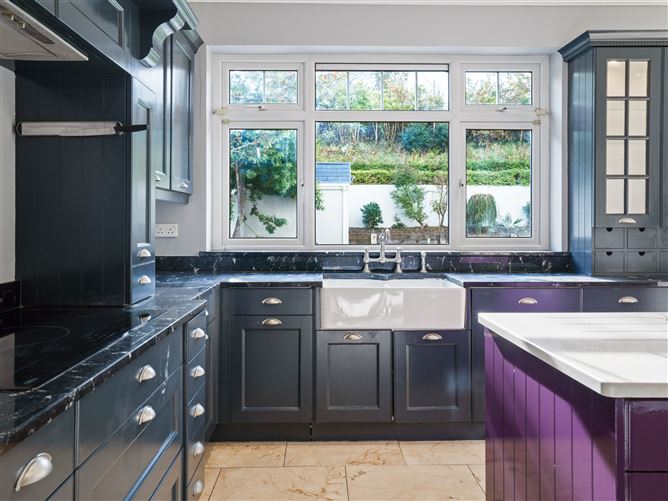 17 Clarkes Wood, Mount Oval Village, Rochestown, Cork