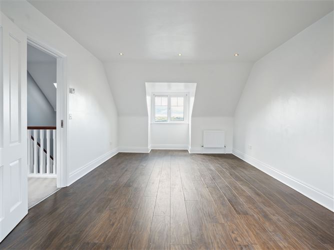 17 Clarkes Wood, Mount Oval Village, Rochestown, Cork