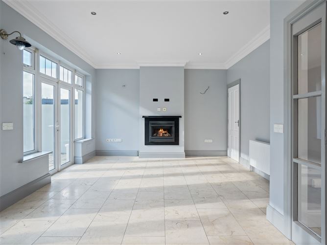 17 Clarkes Wood, Mount Oval Village, Rochestown, Cork