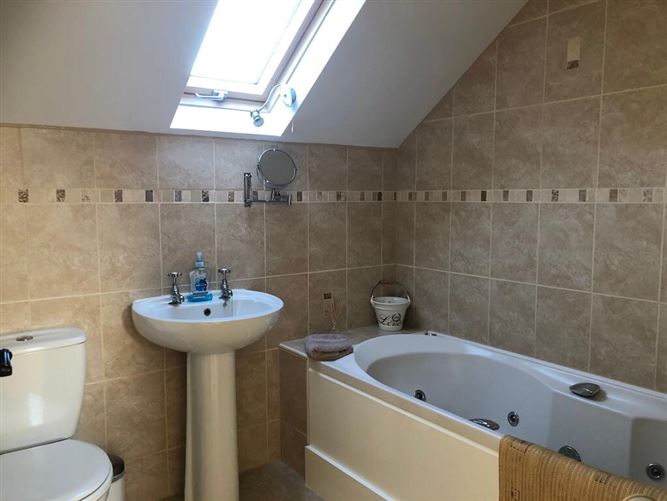 Cloonliss Lodge, Cloondarah, Mount Talbot, Roscommon