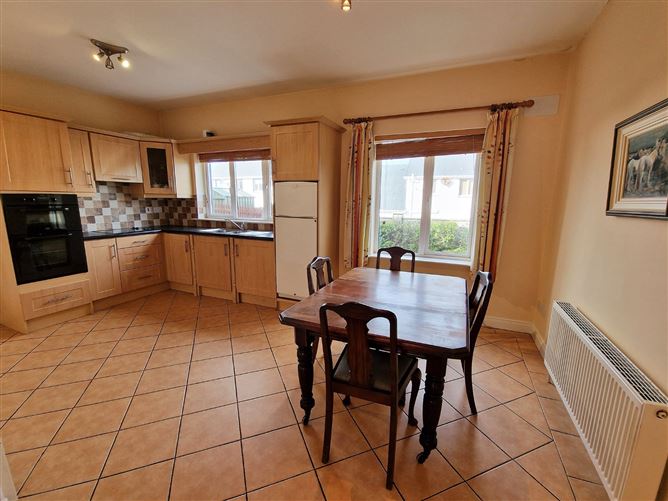 27 Cois Na Ce, Kilrush, Co. Clare