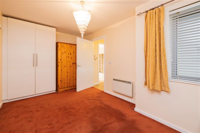 7 Linnbhla, Santry Cross, Ballymun, Dublin 11