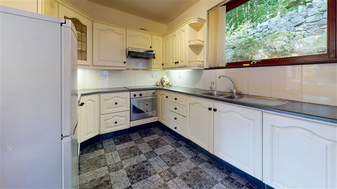 Tara Lodge, Enniskerry, Co. Wicklow