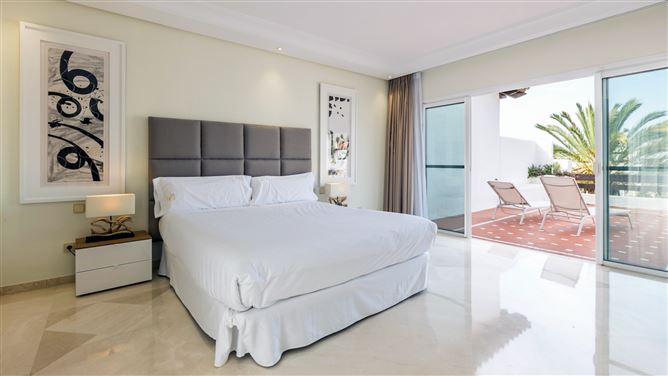 {name:Malaga, codeiso:MA}, Marbella, Marbella - Puerto Banus, Ventura del Mar, Spain - COSTA-01212P