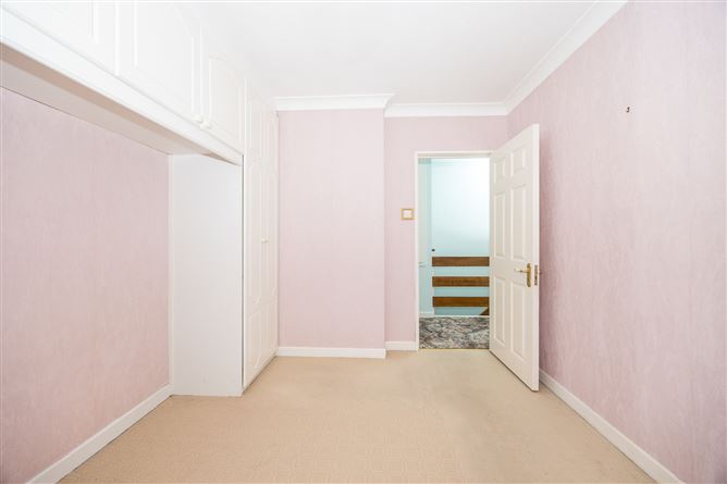 8 Woodlawn Walk, Santry, Dublin 9