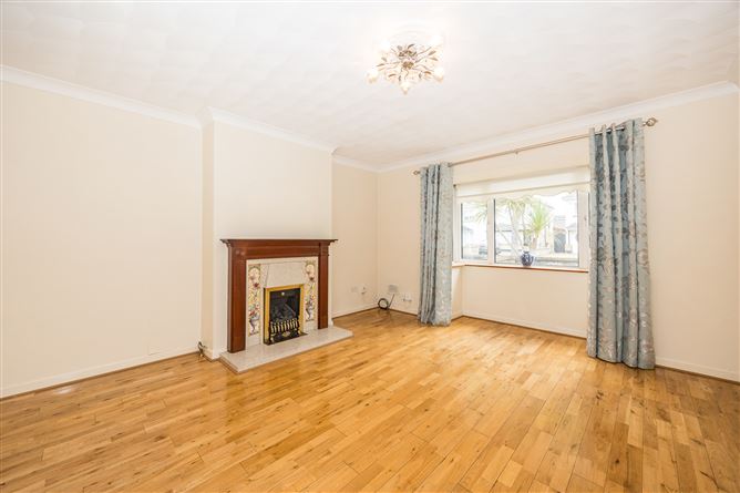 8 Woodlawn Walk, Santry, Dublin 9