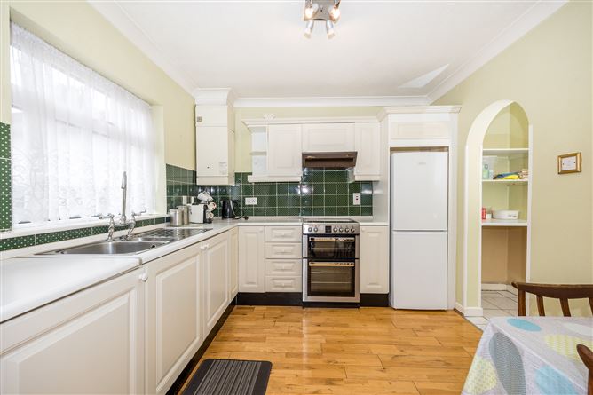 8 Woodlawn Walk, Santry, Dublin 9