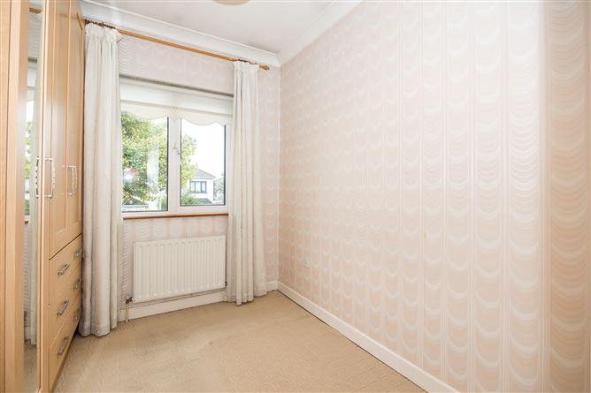 8 Woodlawn Walk, Santry, Dublin 9