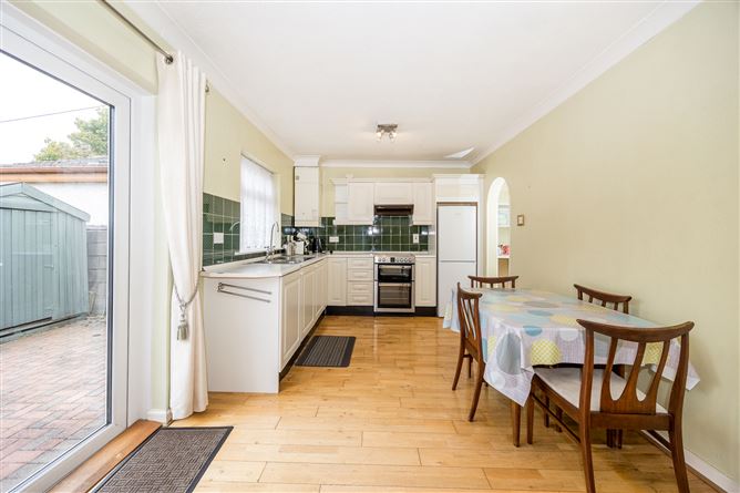 8 Woodlawn Walk, Santry, Dublin 9