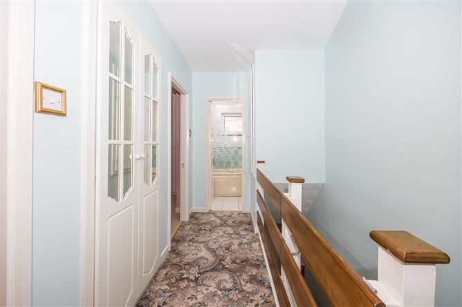 8 Woodlawn Walk, Santry, Dublin 9