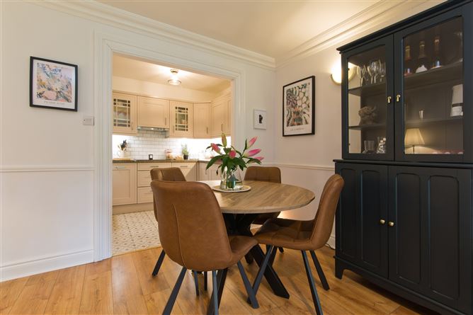 https://photos-a.propertyimages.ie/media/9/5/4/5000459/0eadf5b0-5118-432f-96c7-cecc44c14347_l.jpg