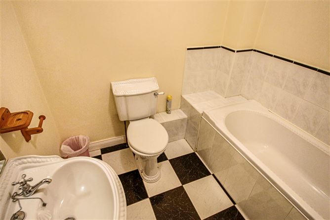 12 Sinnan Apartments, Summerhill, Carrick-On-Shannon, Co. Leitrim