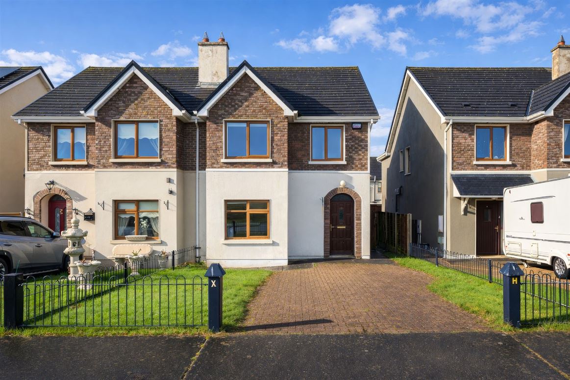 5 Auburn Way, Cluain Ri, Athlone Road, Ballymahon, Co. Longford.