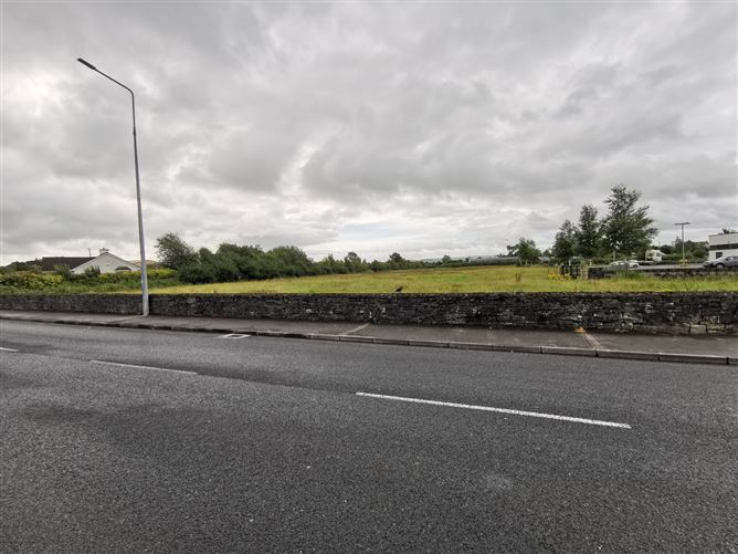 4.55 Acres Prime Development Land, Tonbwee, Castleisland, Co. Kerry