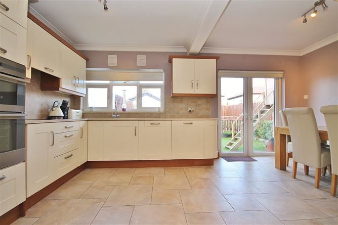 77 Forest Drive, Kingswood, Dublin 24