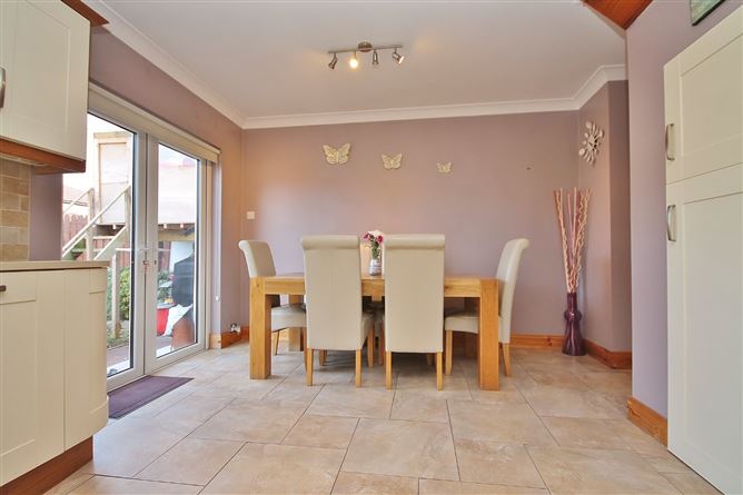 77 Forest Drive, Kingswood, Dublin 24