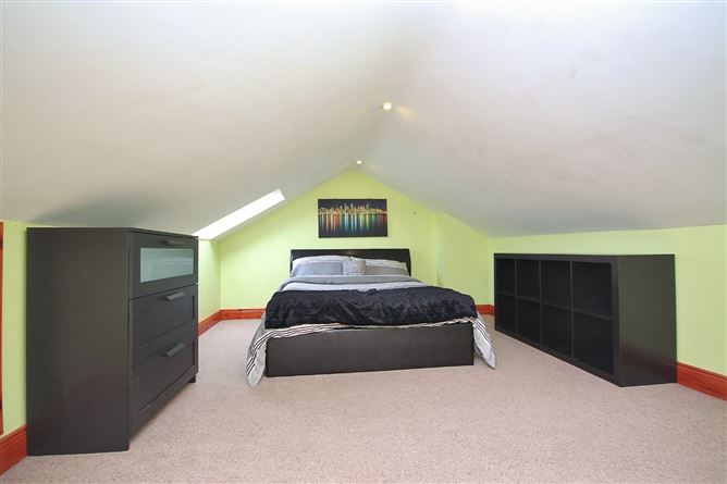 77 Forest Drive, Kingswood, Dublin 24