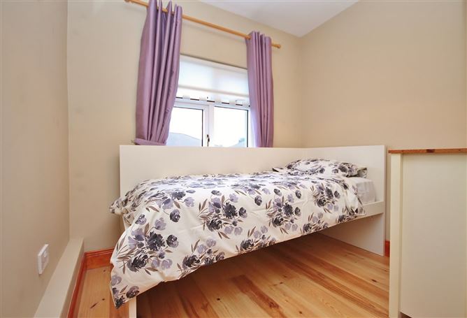 77 Forest Drive, Kingswood, Dublin 24